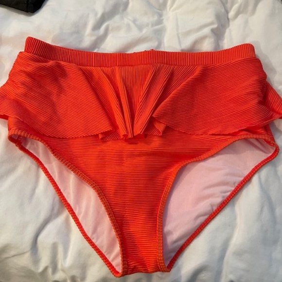 2 Piece Swimsuit - Picture 3 of 6